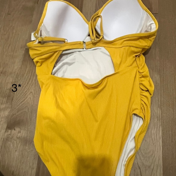 Swimsuit - Picture 5 of 5